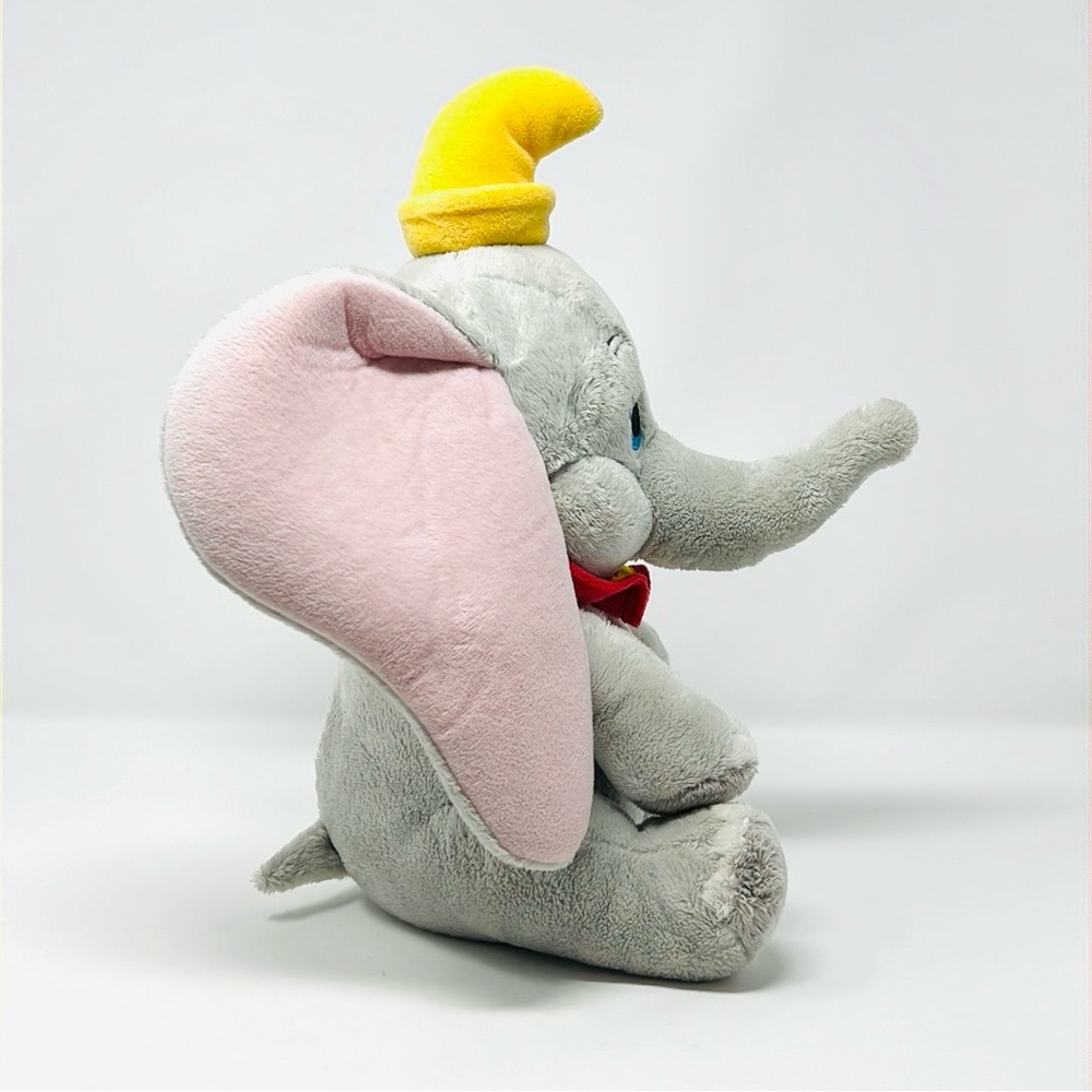 Disney Store Authentic Dumbo - Picture 3 of 11